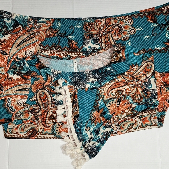 The Hanger Tunic with Bell Sleeve Tassels, Size Unknown - Picture 5 of 8